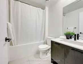 Luxurious large and stylish townhome with EV parking - Image 4