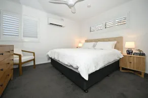 LUXURY RIVERFRONT ESCAPE - Image 5