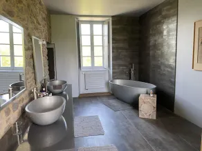 1600-tals herrgård, modern renovering, utomhus uppvärmd pool - Image 3