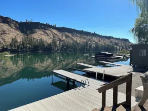 Lakefront Private Cabins on Lake Billy Chinook, Oregon. - Image 2