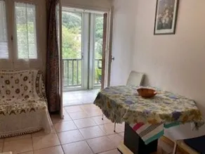 Apartamento F2 Cómodo con Estacionamiento y Se Admiten Mascotas - Image 4