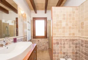 Villa Seguinot Gran - Well-maintained & nestled in a beautiful, private setting - Image 4