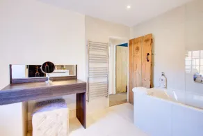 Cottage-de Luxe-Salle de bain privée-Vue sur Rue - Image 3