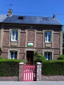 L'escale Arquaise, A casa com um jardim de flores - Image 5