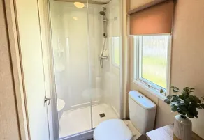 Lillardsedge Luxury Apartment Sleeps 6 with Parking - Image 2