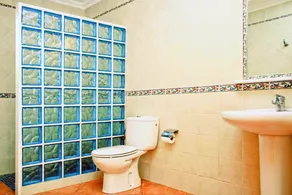 Magnifique villa de trois chambres, construit sur un seul niveau. - Image 3