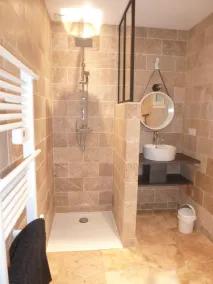 2/4-person gîte with small garden and shared swimming pool - Image 2
