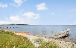 2 Bedroom Beach Front Home In Højslev - Image 4