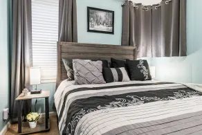 Quiet Suburban Home Minutes from Airport, Niagara Falls + all major attractions. - Image 4