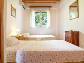 Villa in Lefkogia Crete With Swimming Pool - Image 5