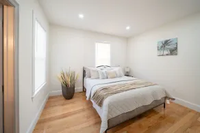 Save 30% Large 3BR Pet-Friendly Apt w/Free Parking Near Red Line-Downtown Boston - Image 3