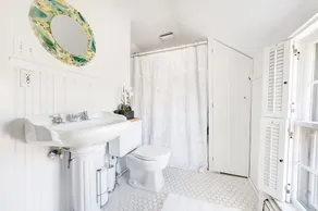 CHARMING COTTAGE NEAR OCEAN BEACHES, FARM STAND, TRAIN & VILLAGE - RR#: 24-872 - Image 2