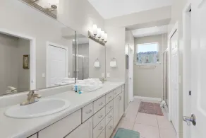 Portside Villas unit 13 - Image 2