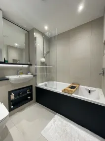 Stylish 1BR Apartment Next To Hampstead Heath - Image 3