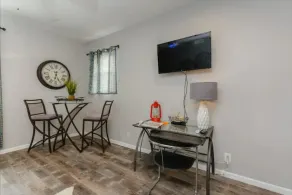 Top of Geyer apartment - Image 5