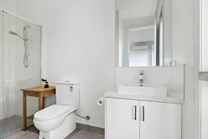 Beautiful beach escape, entire clean and stylish Townhouse! 200m walk from beac - Image 3