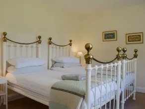 2 bedroom accommodation in Upton, Didcot - Image 4