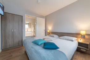 Holiday Home With Whirlpool and Sauna in a Quiet Area in Zeeland - Image 4