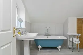 HISTORIC 5 STAR SELF CATERING COACH HOUSE IN STUNNING LOCATION - Image 5