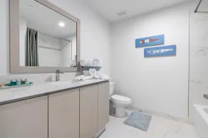 Loft Style Unit with Open Layout - Image 4