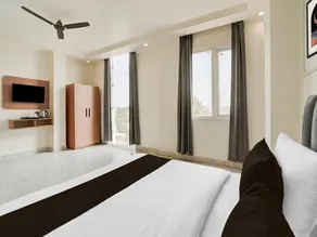 Super Deluxe Roomhotel Shikha Continantal - Image 3
