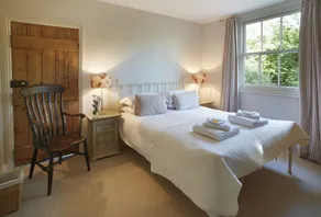 A charming, detached, weather-boarded cottage, set in a secluded location on the edge of the histori - Image 4
