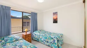 Bilinga Beach 4 - Absolute Beachfront - Image 4