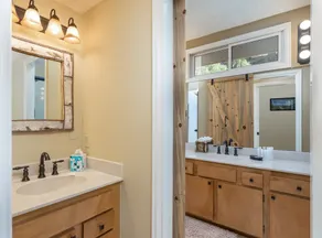 The Cedars Luxury Home At Windcliff Home - Image 2