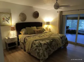 Riverfront Otter House with boat dock. 10 mins from springs, 20 from Cedar Key - Image 3