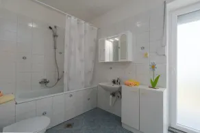 7 persons, only 400m from Brulo beach, 3 bedrooms, 2 bathrooms and garden. - Image 3