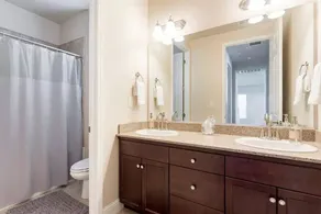 Upscale Modern Home★ King Bed★ Garage Parking★ Sanitized★ Long Stays - Image 3