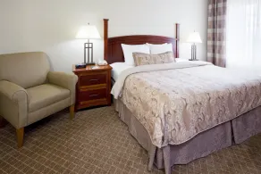 Suite w/ Kitchen Only 30 Min to Six Flags! - Image 4