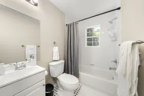 1BR/1BA Studio - Image 3