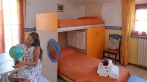 A Daisy in the Villa - Image 4