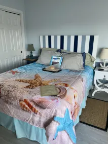  Nautical,  romantic suite w/deck overlooking Warwick Neck Cove, pet-friendly! - Image 4