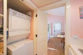 Guest Home w King bed, Steps To Beach And Pool + 2 Adult Bikes! - Image 2