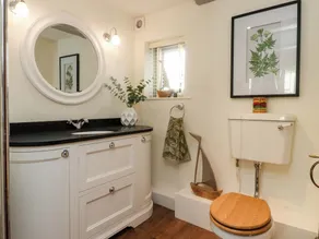 Gardener's Cottage - Image 3