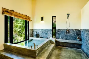 Luxury Home w/ great internet and pool - Image 2