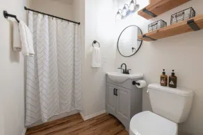 U-District Loft near GU w Self Check-in and Wifi - Image 4