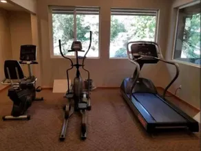 Charming condo w/ king bed, hot tub, pool, minutes away from world class skiing - Image 4
