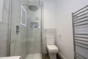 Modern , stylish one bedroom apartment in the centre of Dollar - Image 4