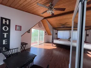 Hilltop Lakehouse with Incredible Lake View - Image 4