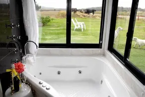 White Dog Lane Cottage Farm stay - Image 3