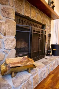 Charming Cabin on 5 acres with Pond & Kayak - Image 2