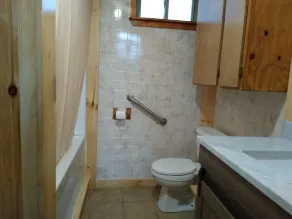 Maple Lane Lake House - Image 5