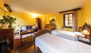 6 Person Apartment - Image 2