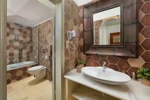 Luxury 3 Bedroomed Traditional House In Lindos Village, Rhodes - Image 2