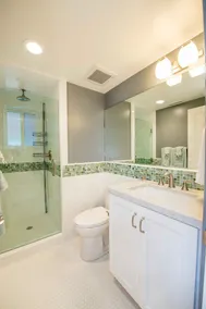 Nouvelle maison de North Mission Beach, à quelques pas de l'océan et de la baie, très bien situé - Image 5