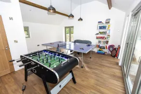 Luxury 3-Bed Cotswolds Barn for Families & Friends - Image 2