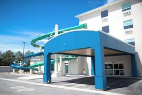 Splash Canyon Hotel - Image 2